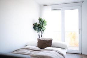 Modern Stylish Apartment with Terrace & Free Parking